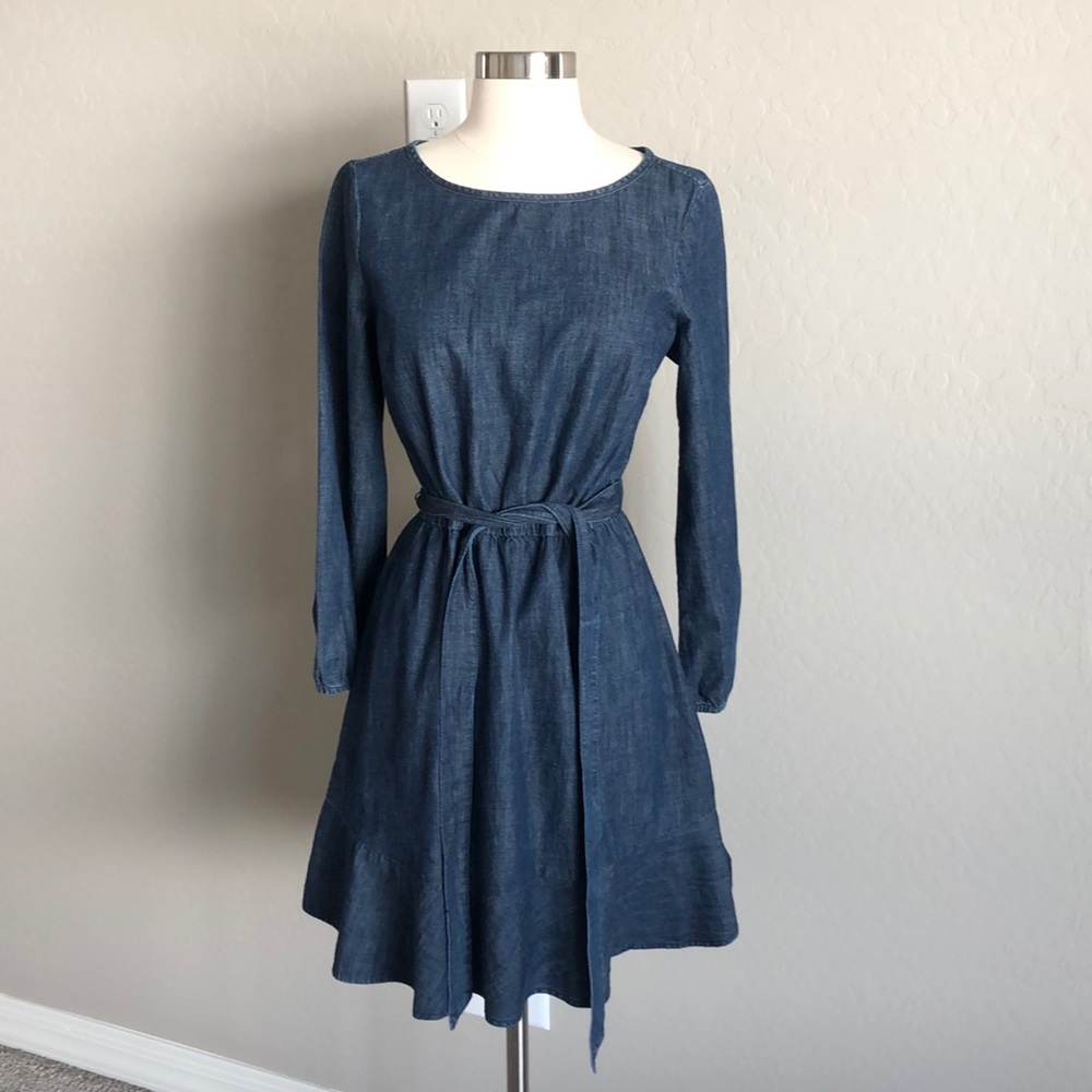 Gap denim dress size 4 NWT